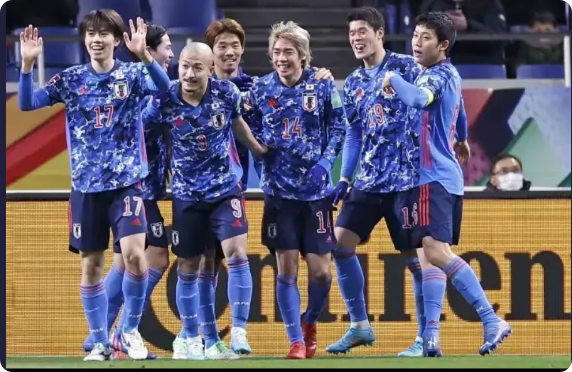 国足争4大业估计要毁在日本队手里！
本以为日本男足能大胜巴林，帮助国足把排名提升