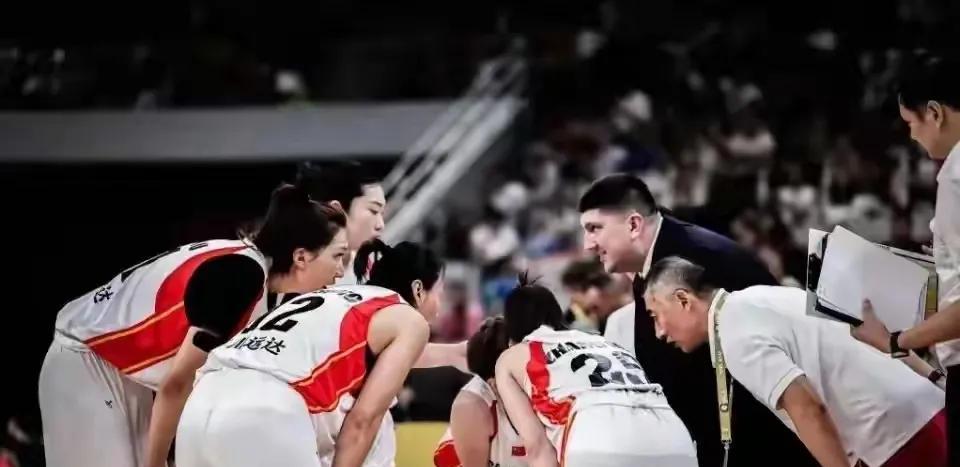 9月10日，女篮资格赛打响！李梦、王思雨领衔，3个小组各领风骚
宫鲁鸣来个突来集