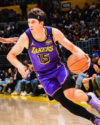 里弗斯还有必要回归湖人比赛吗？
里弗斯受伤一段时间、斯玛特和范德彪的时间剧增、而