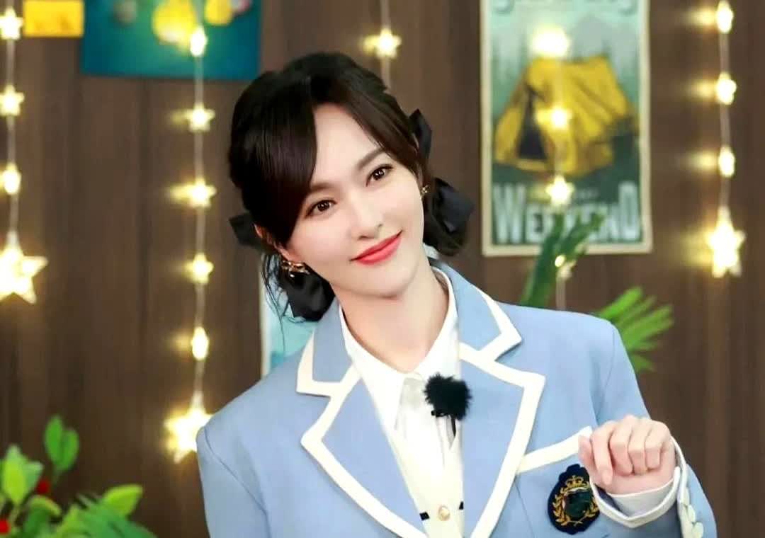 我开始有点懂罗晋了

唐嫣哪哪都很好

但是有一个缺点是要不得的，那就是