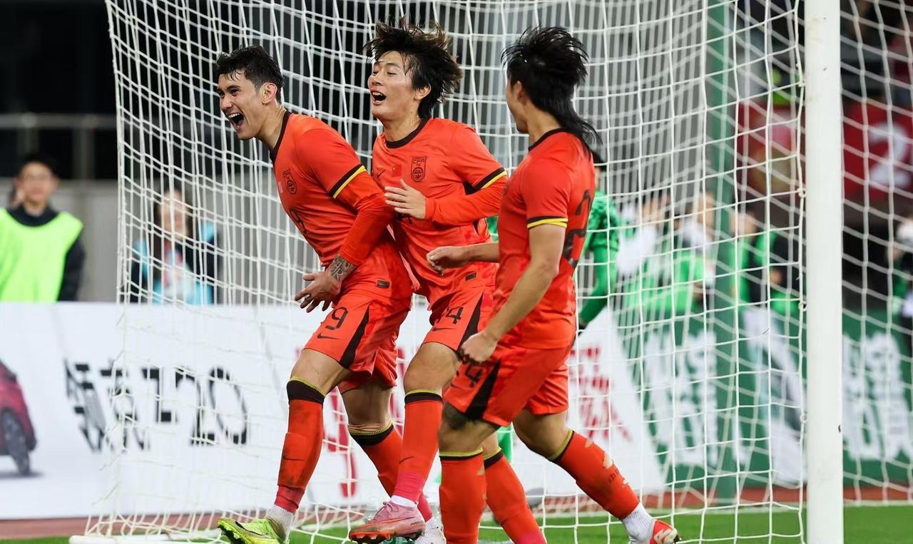 11月18日 19:35，中国U22男足对阵乌兹别克斯坦U22，这是一场熊猫杯收