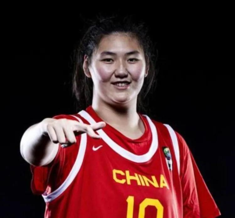 说说女篮球员——张子宇！