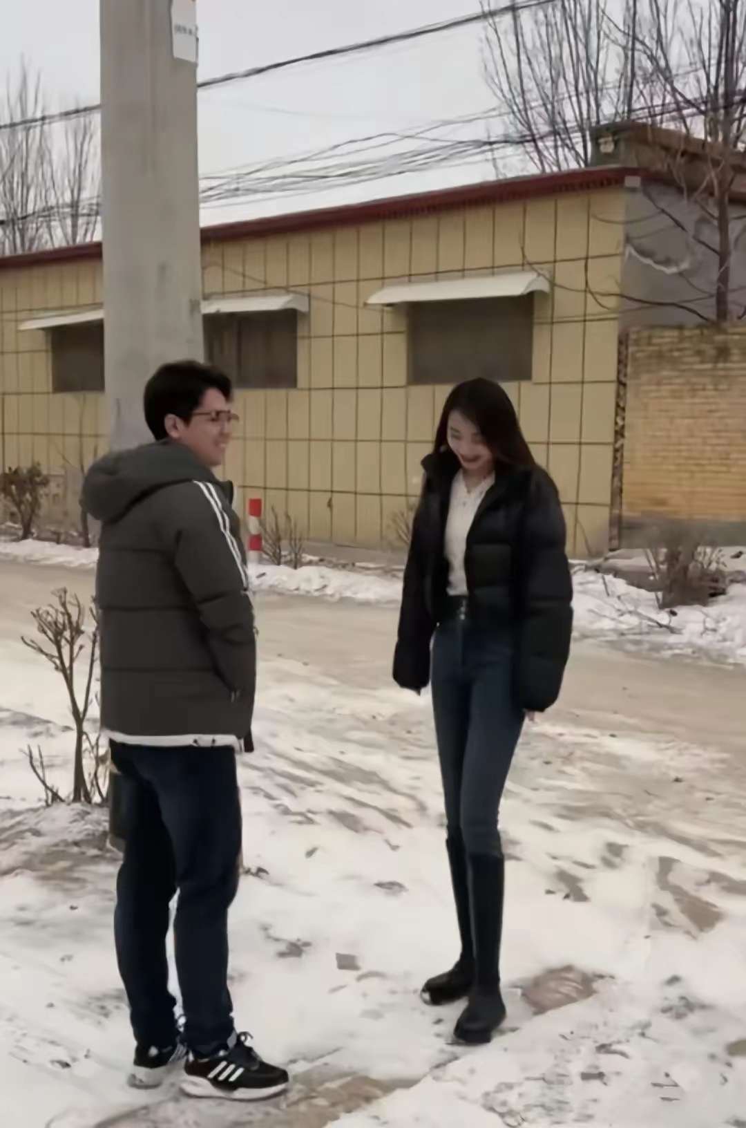 表哥相亲的女生，真希望他们不要相亲成功！