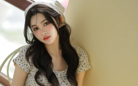 妻子请同事来家里吃饭，女儿却说其中一个男同事在妻子卧室呆了好久……