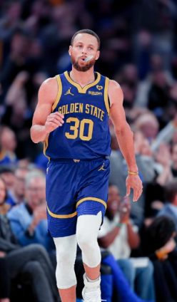 真正的问题很可能真的在库里
库里不在，梅尔顿斯潘塞桑托斯甚至波斯特豆敢持球单打得