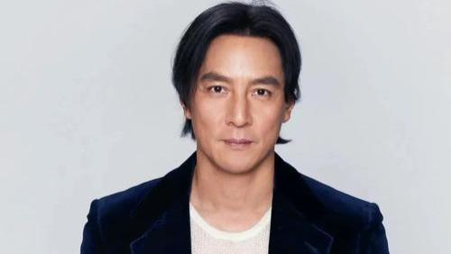 逆天改命！昔日男神吴彦祖竟变身英语教头？“帅哥教学法”可灵？