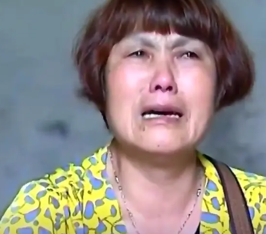 2014年于湖南岳阳，一女子致使丈夫离世后，抛下年仅6个月大的儿子另嫁他人，此后