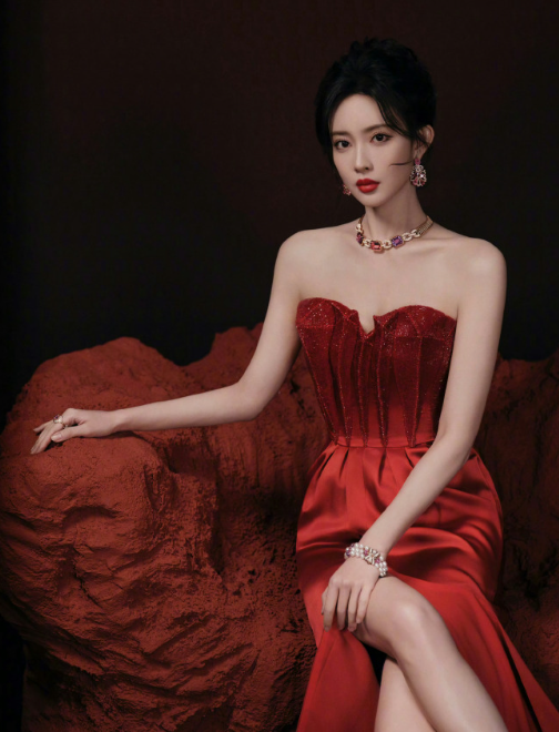 孟子义这红裙，真的超迷人的，nice！
