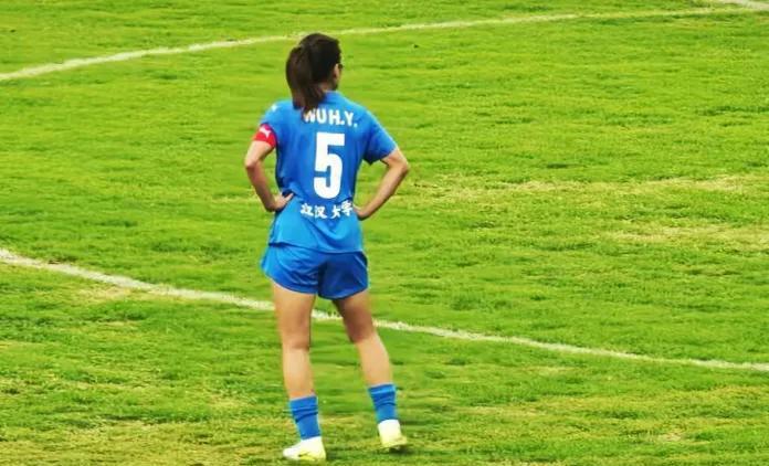 江苏女足客场2∶2上海女足，以6胜、3平、积21分继续领跑女超，6月21号将对阵