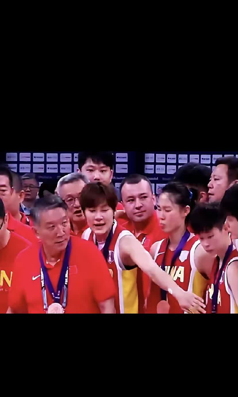 天大的笑话！这就是中国篮协干出来的事情！

 近日，中国篮协公布了中国女篮集