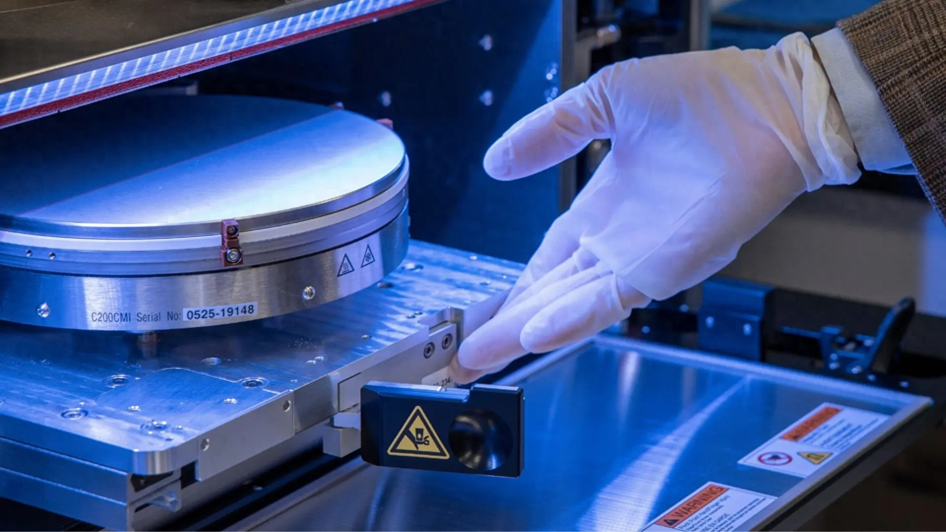 美国工程师研发出速度提升一个数量级的3D芯片