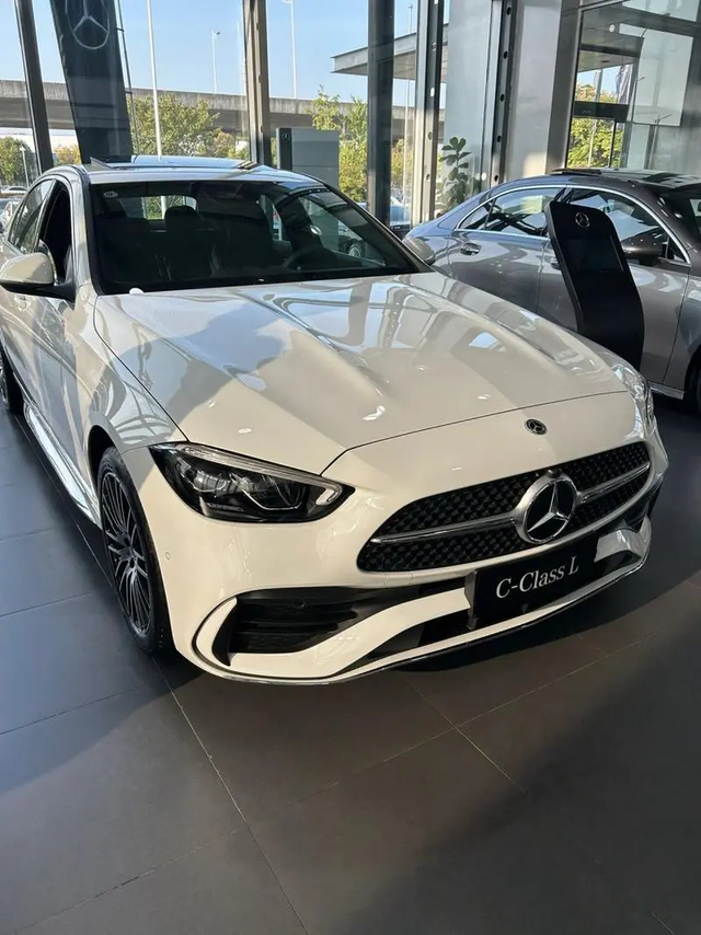 2024款奔驰C260L发动机抖动
今年三月份的C260L，现在2600公里，怠