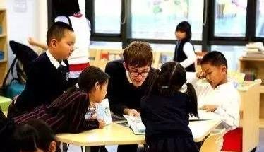 美式爱国主义教育，是情怀还是仇恨制造机？
在美国，有个叫