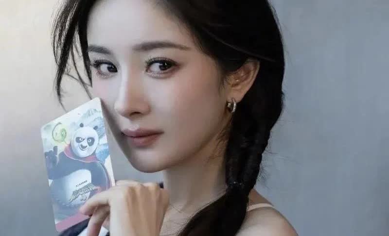 杨幂松了一口气？

在刘诗诗、唐嫣的作品接连扑街，赵丽颖的电影票房也不给力之