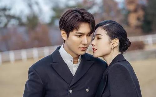 给儿媳买三十万的包包，她转头就去网上鉴真伪