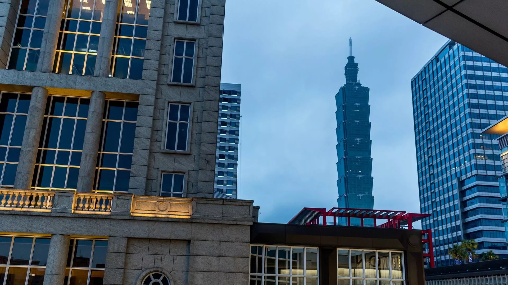 英国口口声声说要改善对华经贸关系，如今却派出高官对台湾进行窜访！
据悉，英国经济
