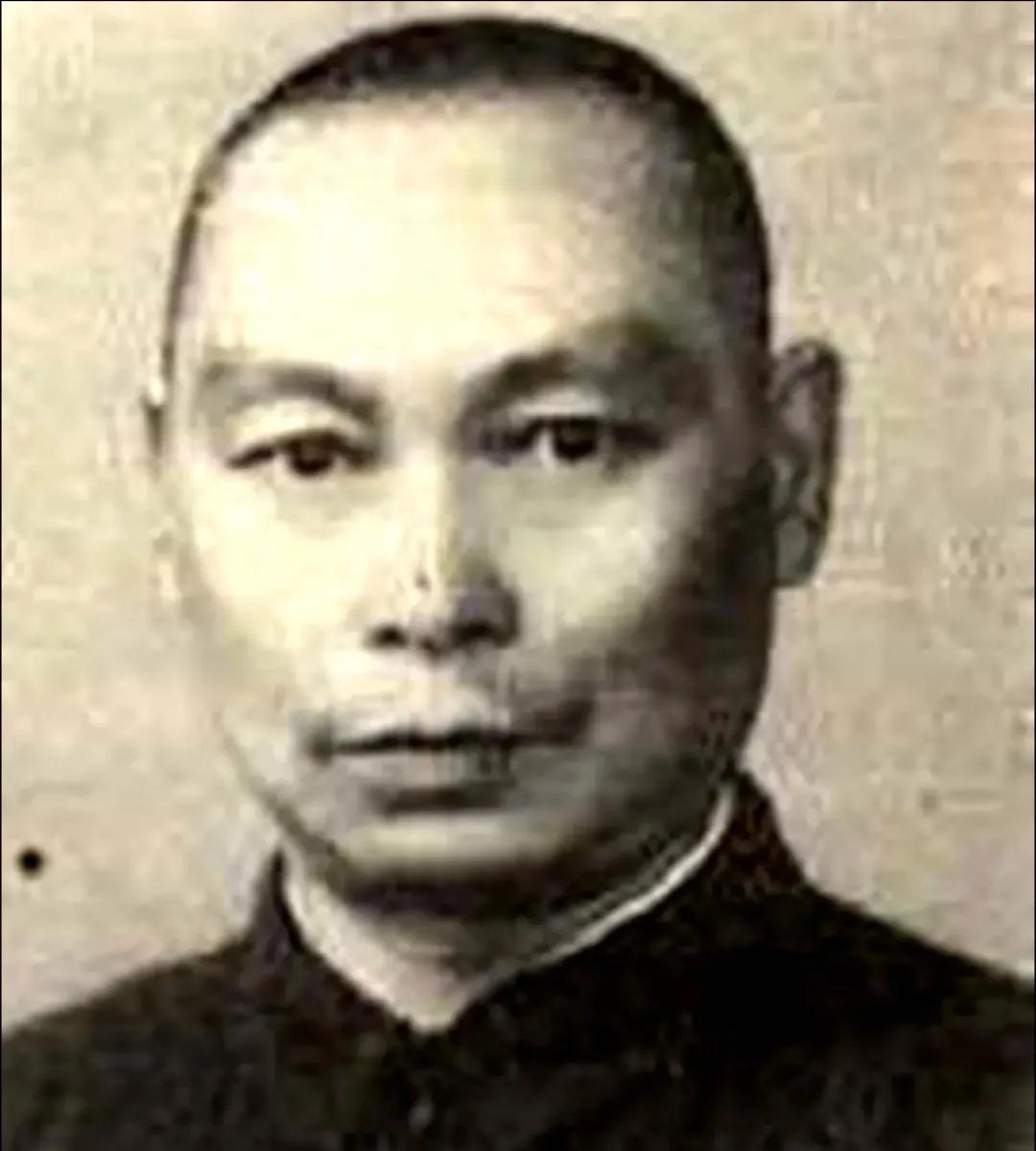 抗战时，川军师长王克俊率26师急行军遇偷渡赣江之敌，敌正半渡，他立即指挥用机枪横