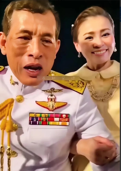 在如此炎热的天气下，泰王依然坚守职责、履职尽责，泰国民众对他给予佩通坦的支持和鼓