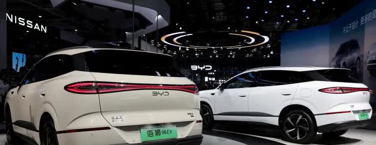 比亚迪在中国的销量从2020年的约40万辆增长到去年的370多万辆，涵盖了多种车