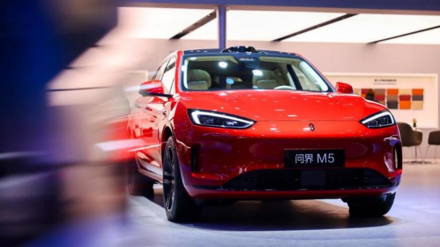 广州车展：“陆地小坦克”问界新M5 Ultra亮相，颠覆20万级SUV市场