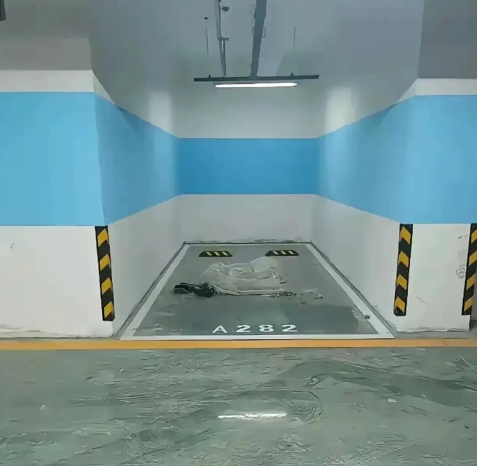 我们车队一同事花5万元买了个地下停车位，但却遭到了不少同事的奚落，因为这个车位能