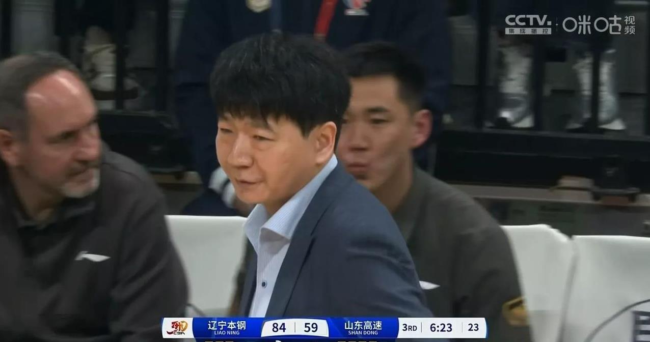山东客场90：116惨负辽宁，无缘常规赛第三！辽宁不愧是卫冕冠军，打关键战从不手