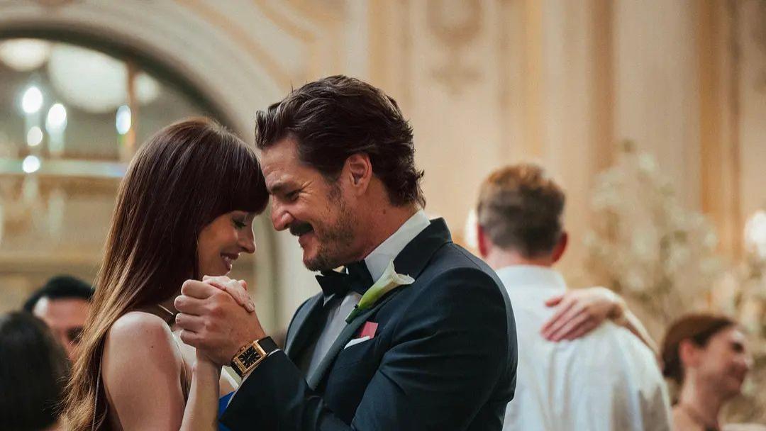 俗套但快乐！这片让你做120分钟公主梦