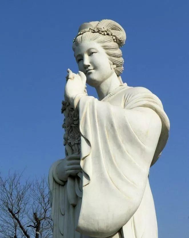 公元前680年，楚文王让美人给自己俘虏的蔡侯献酒，得意洋洋的说道“你平生没见过这