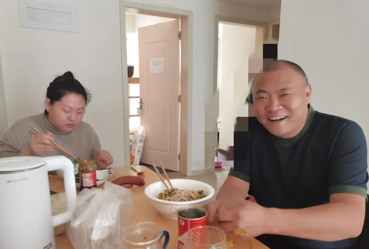 斌子又回到西双版纳景洪创业去了，斌子两口子是吉林公主岭人，跟于凤至是同乡，公主岭