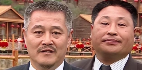 在2007年的一个春天，李正春，赵本山门下的大师兄，不幸因病离世。这个消息如同一