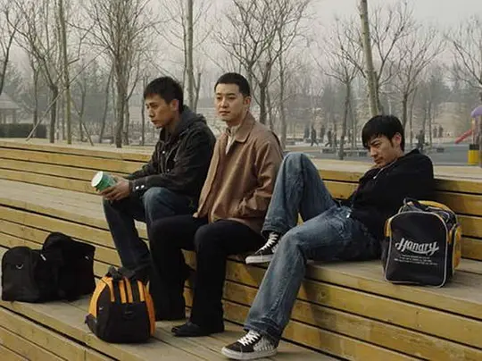   看完了张建栋的《我们生活的年代》，不能不说刘烨的演技绝对是退步了。他演的“袁