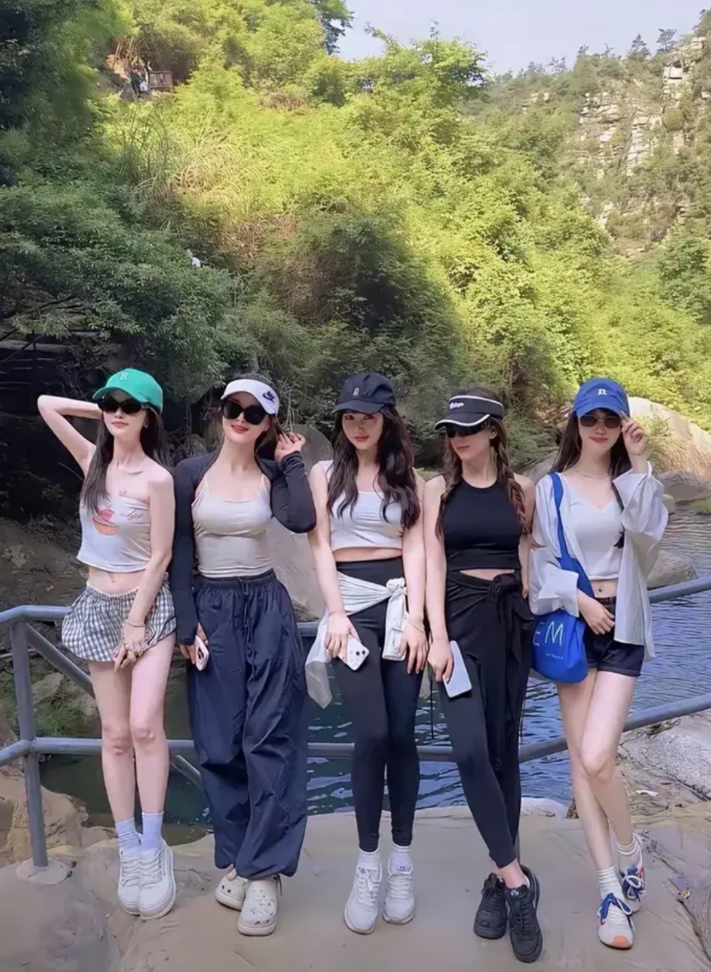 羡慕这些独立女性，不用工作，每天就是游山玩水
