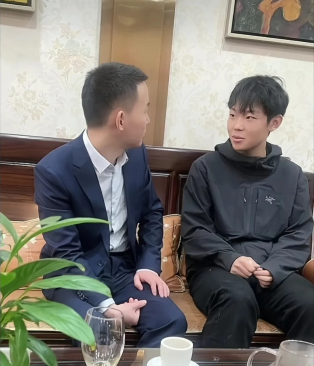被拐孩子终 reunion











太震惊了！两个被拐卖的孩子竟然