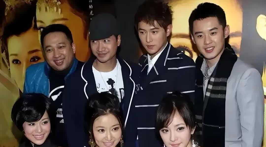 杨幂，真是糊涂啊！
拍《美人心计》那会儿，方脸的杨幂颜值出众，合照时大女主林心