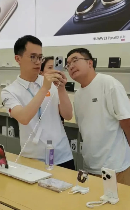 华为收紧技术对外共享后，手机圈安静了下来！


之前华为每年都会把自家最新技术对