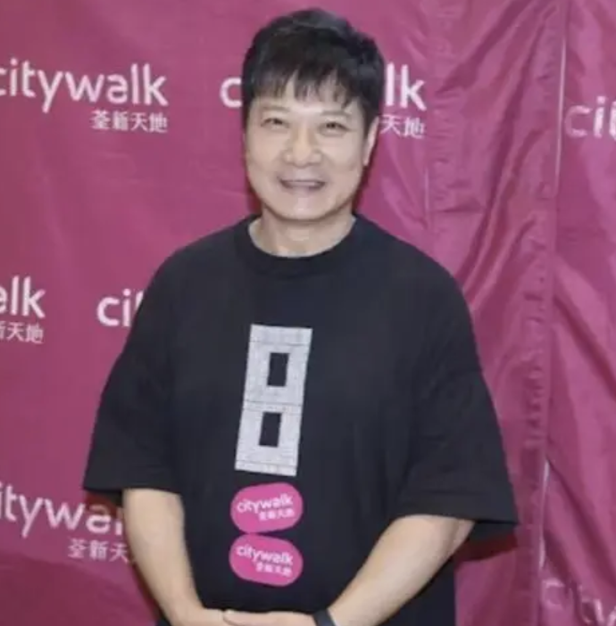 钱嘉乐自曝曾嫉妒哥哥钱小豪: 同是兄弟, 命运为何不同?