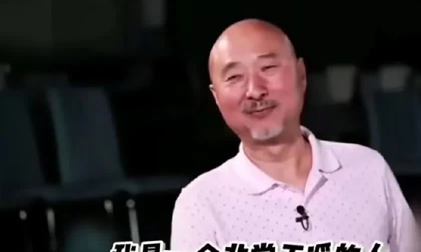 陈佩斯对郭德纲和冯小刚的态度，泾渭分明啊。

采访陈佩斯，问他瞅过郭德纲的节