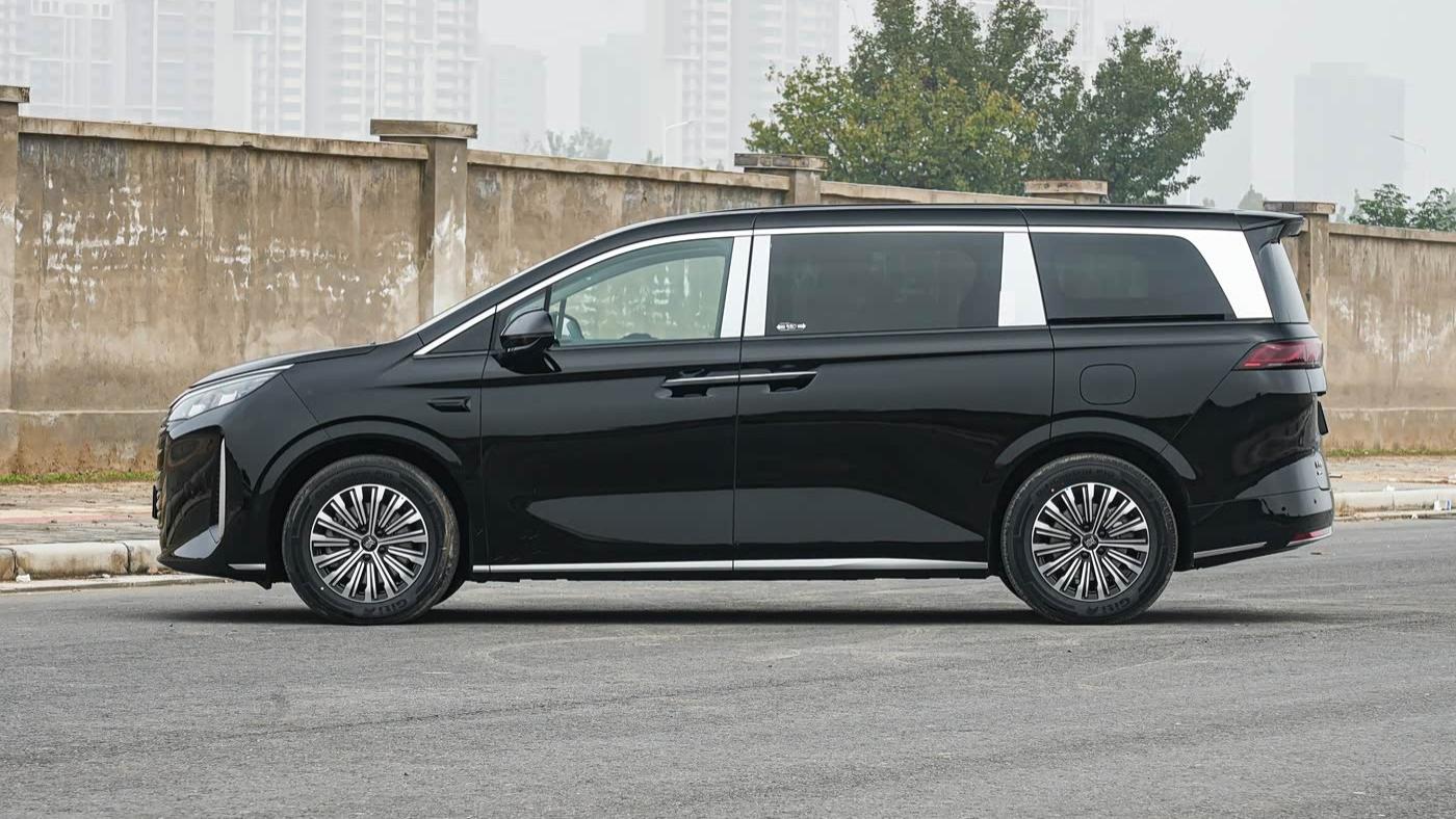 比亚迪推出全新MPV，不到20万起，油耗2.05L，拥有7张豪华座椅