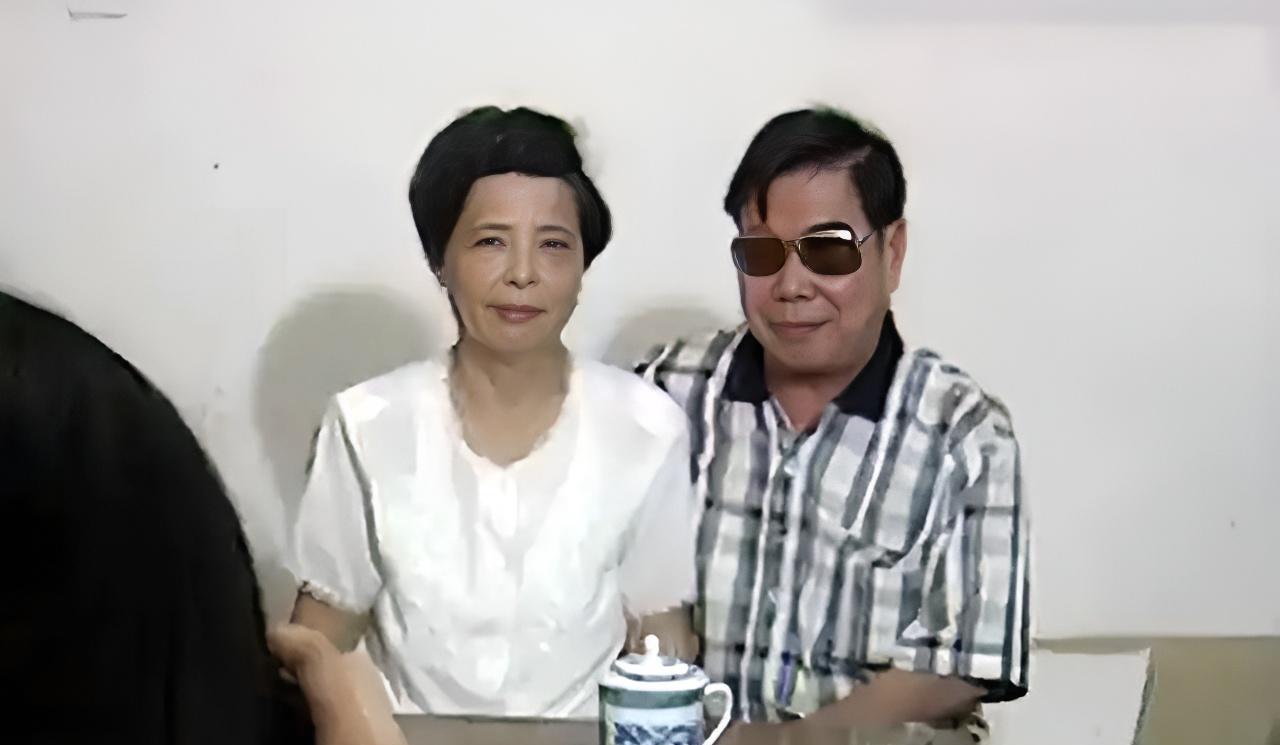 1993年，台湾老兵回大陆找到失散45年的妻子，便对妻子的现任丈夫说：“我可以带