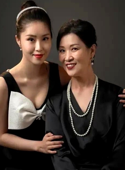 28年错换人生案真是越看越精彩。

小熊居然找许妈，说只要许妈原谅她撤诉三拒绝，