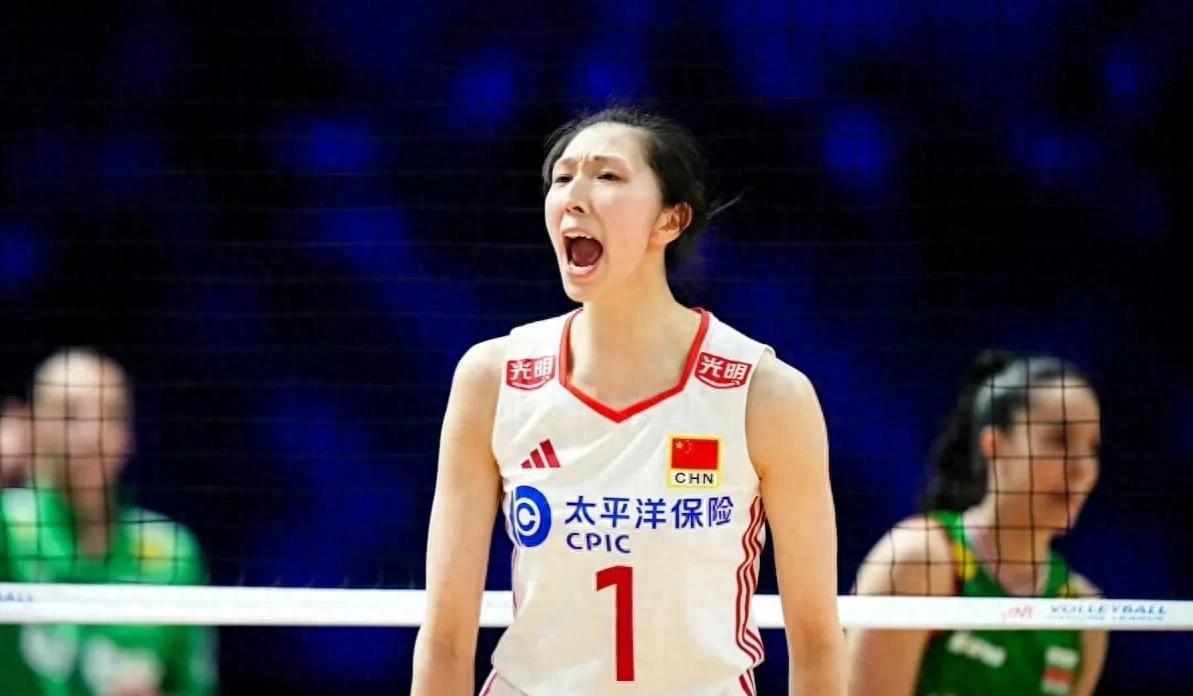 险胜世界二流保加利亚女排，倒成了中国女排队内问题的放大镜。
30岁老将们交出10