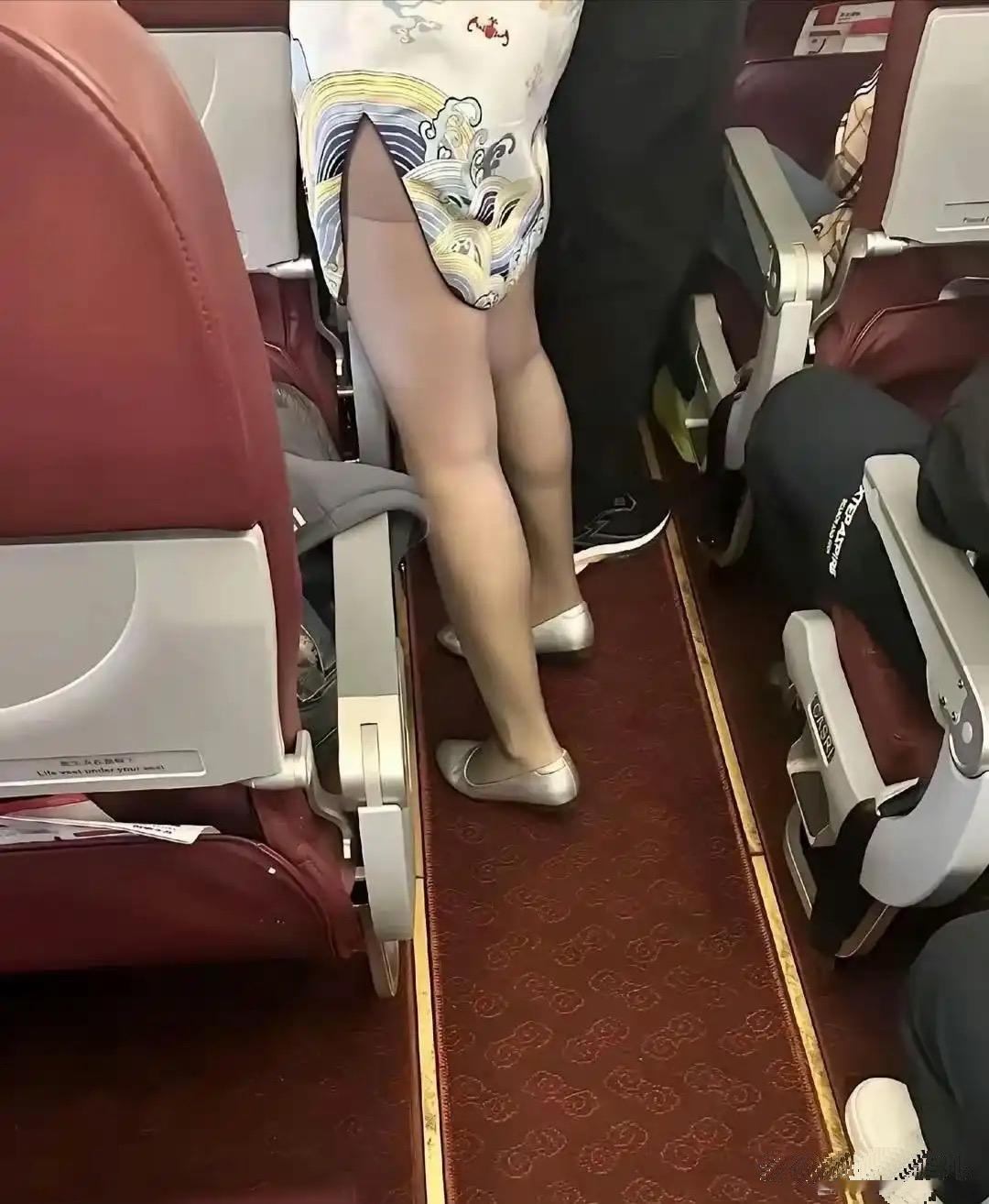 这个尺度如何，空乘为什么要这样穿?