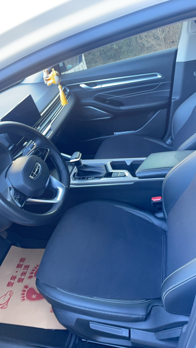 22款四代帝豪尊贵
还有四天提车两年 今天开车的时候副驾驶玻璃按下去升不起来 主