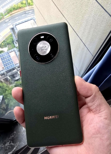 2025年5月25日的今天，我淘了一部华为mate40pro，8+256的，还在