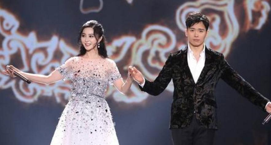 那时高云翔刚刚红起来，陌上人如玉，公子世无双就是用来形容他这种美男子的。