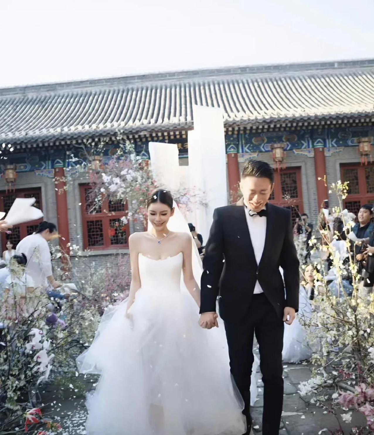 马筱梅真是一个狠人，执行力很强，很聪明，而汪小菲和前妻家的纠纷一直没停过。
再加