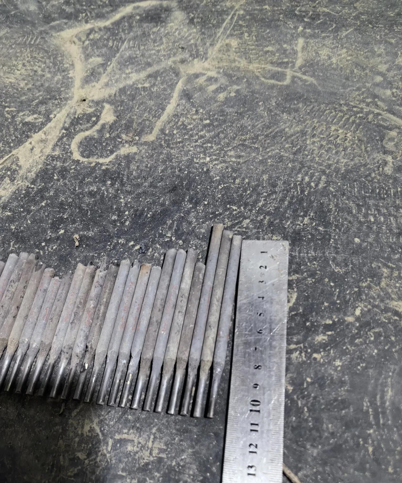 发现一个现象！好多老板看到焊工扔的焊条头子！有的会指责留的过长浪费。。你们遇到过