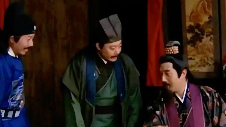 在那个科举制度很火的年代，《范进中举》这个故事就发生了。那时候，“举人”不光是个