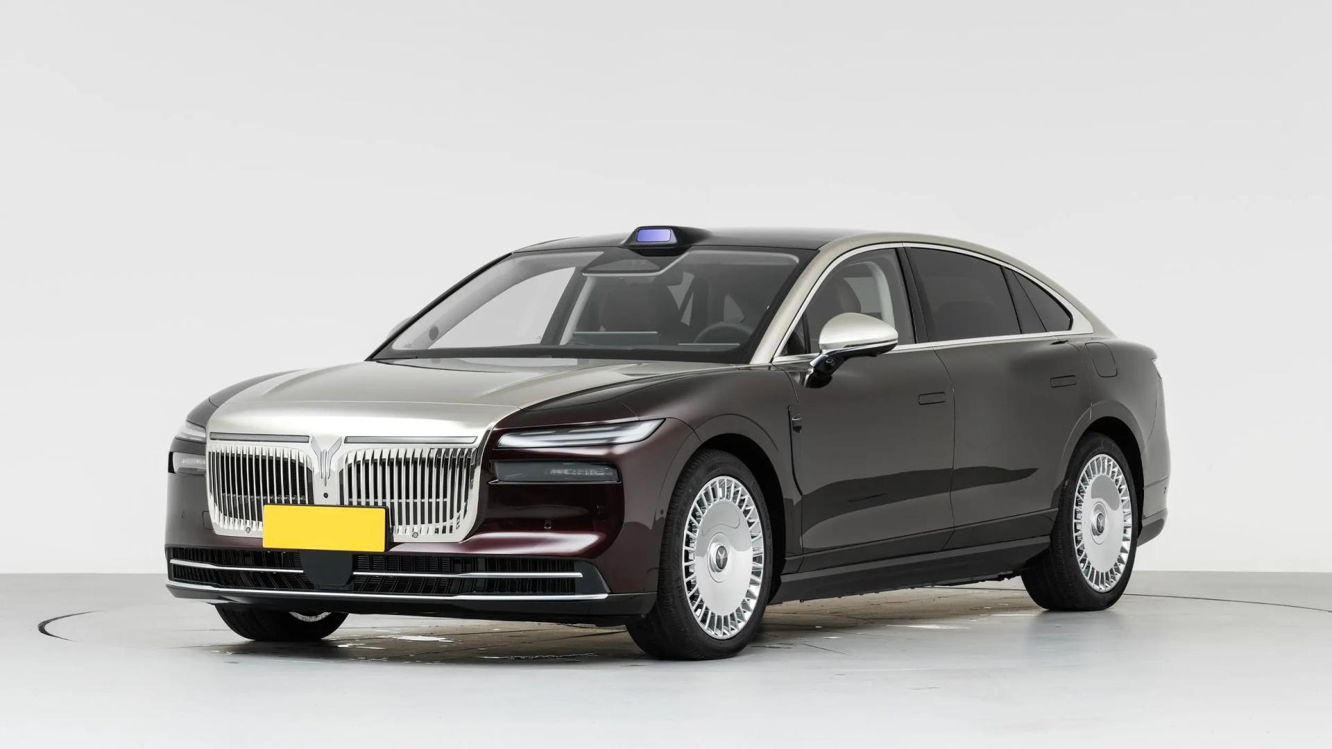 岚图追光L上市，27.99万起，搭华为乾崑智驾和鸿蒙座舱