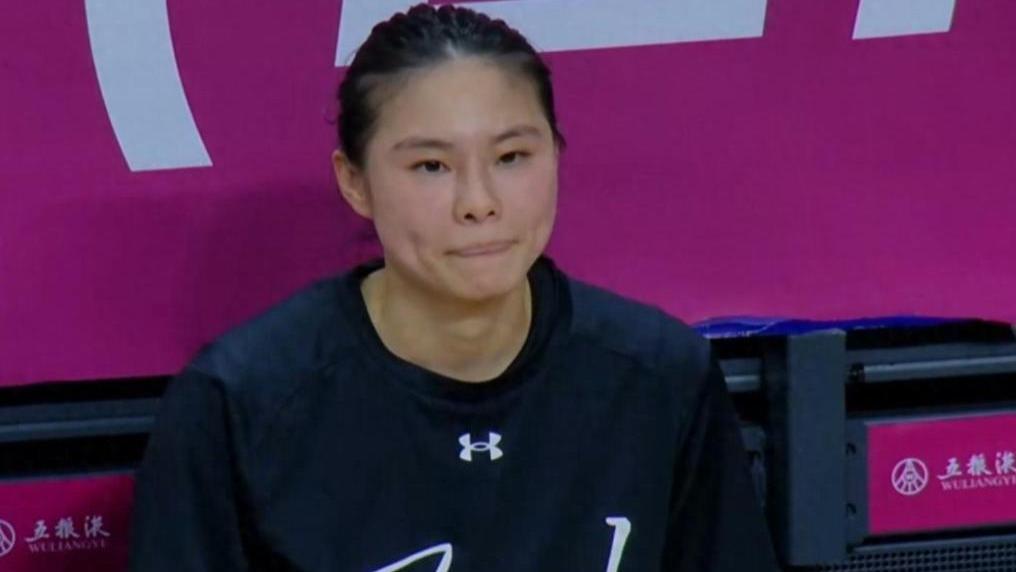 38分大胜！四川女篮进决赛，李梦休战，王思雨爆发19+3，韩旭14+3